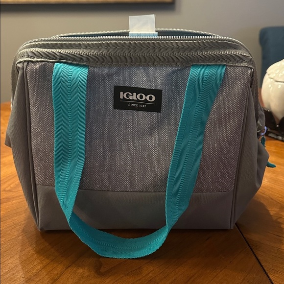 Igloo Other - Igloo Lunch Sack Cooler Bag Collapsible opens super wide